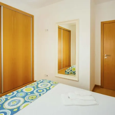 Apartment Muralha - By Sch Nazaré