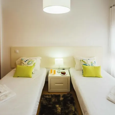 Apartment Muralha - By Sch *